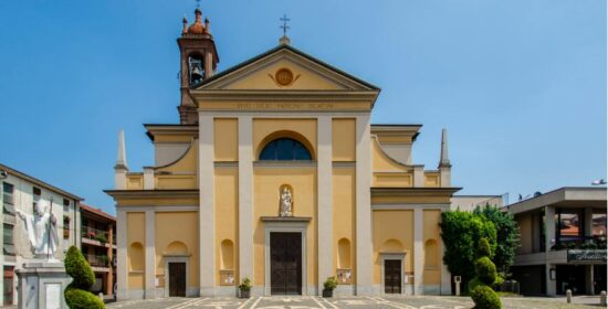 La facciata della chiesa di San Giulio.