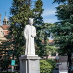 Statua del fondatore Don Pogliani